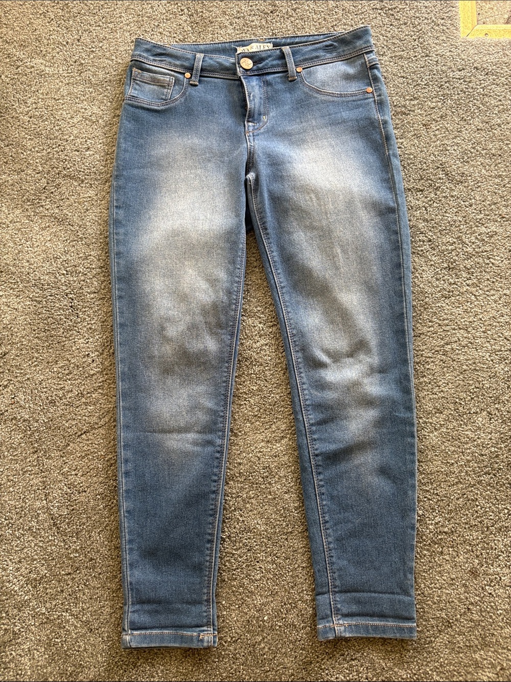 Mid Wash Skinny Jeans — Women's Stretch Denim